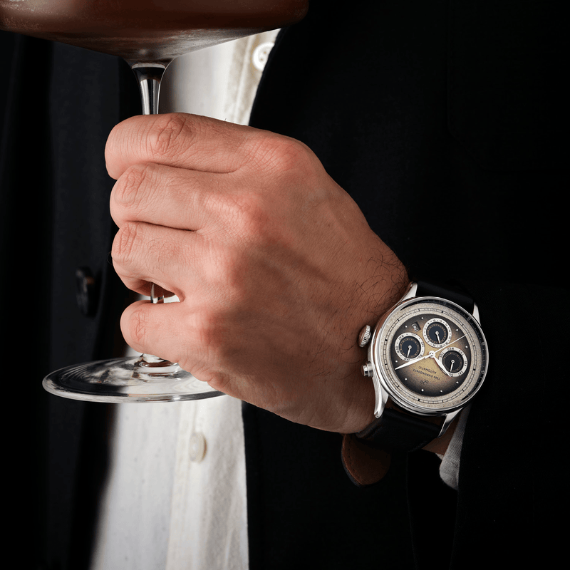 1564 Chronodate Automatic, Steel / Espresso Martini (signup)
